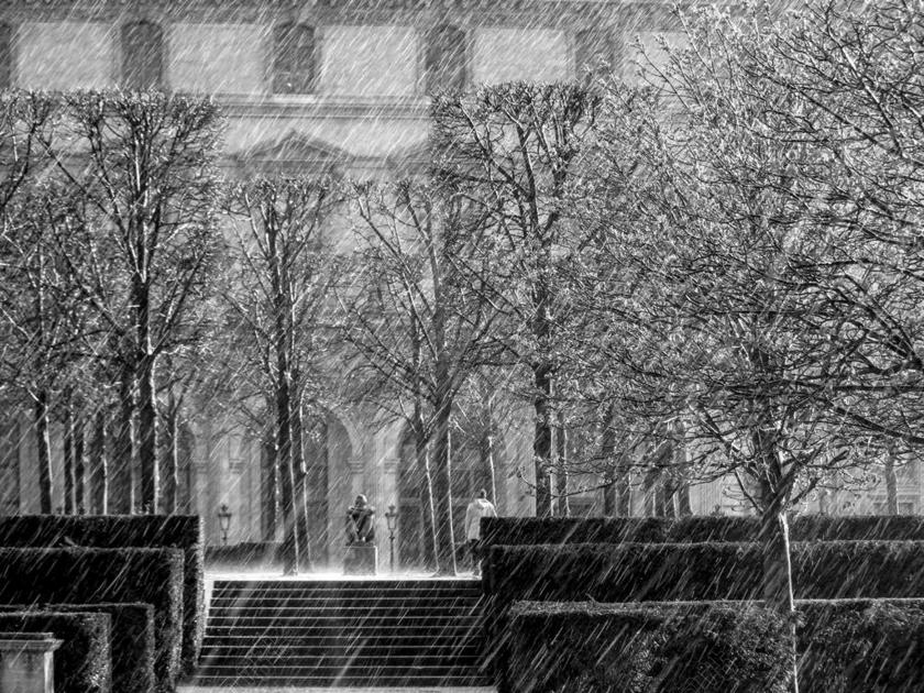 摄影复古暴风雨后的广场背景图片