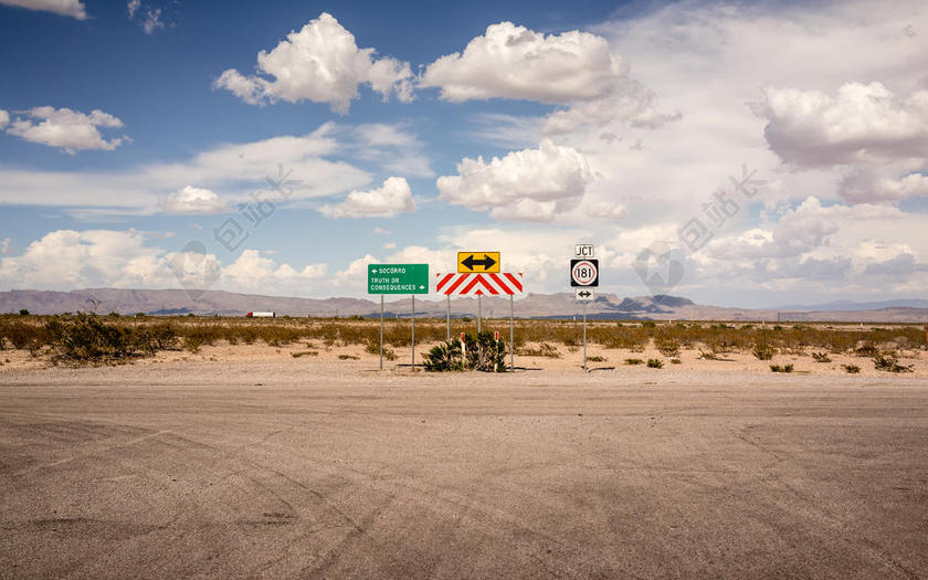 广告简约地面上的指示牌背景图片