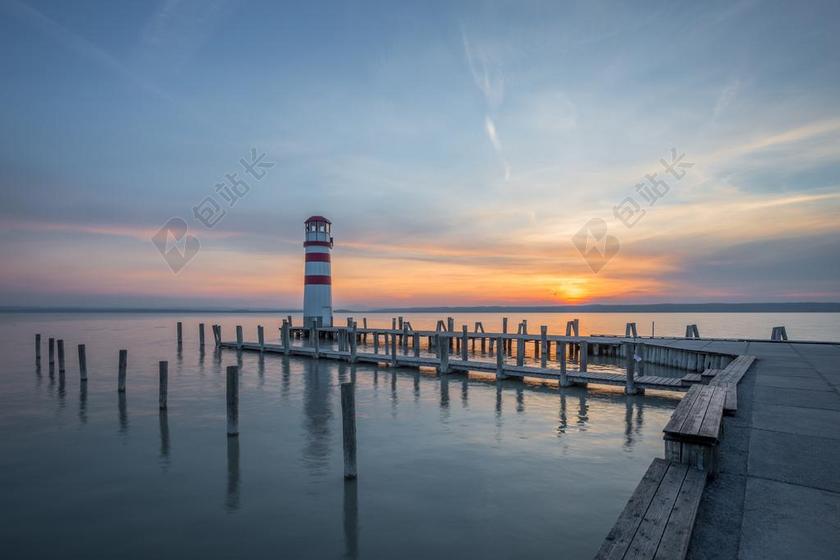 海滩 - 云 - 黎明 - 黄昏 - 灯塔 - 日落 - 光 - 大海 - 沙滩 - 天空