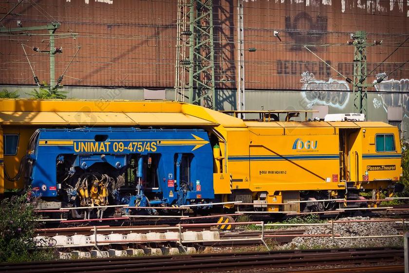 发动机涂鸦火车轨道运输背景图片