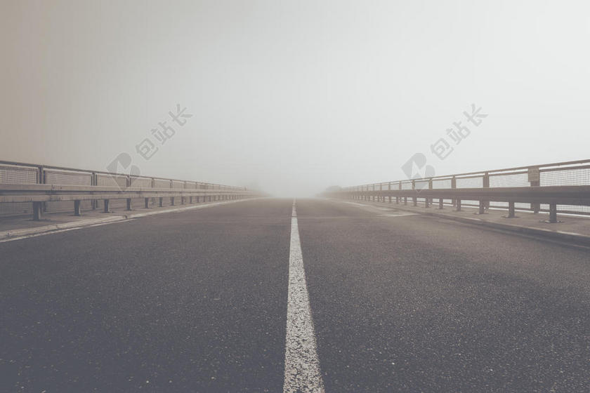 沥青 - 雾 - 雾 - 观点 - 路 - 道路
