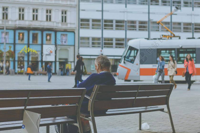 长椅 - 建筑 - 城市 - 老年人 - 男人 - 城市