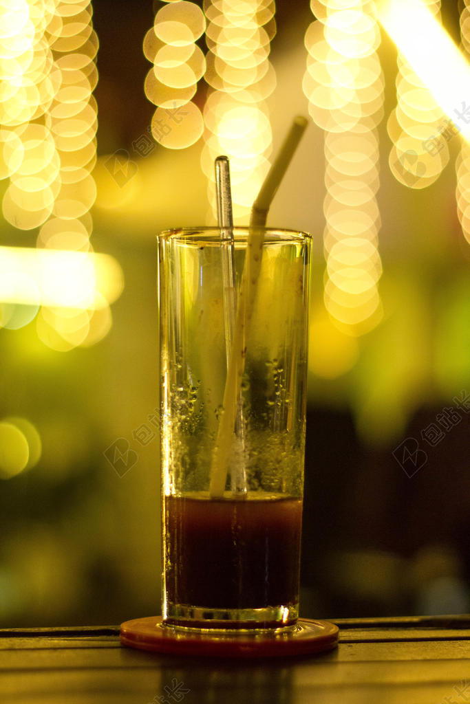 餐饮唯美酒吧鸡尾酒背景图片