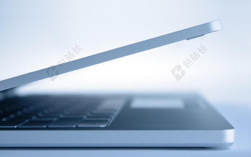 银白科技简约笔记本电脑背景图片
