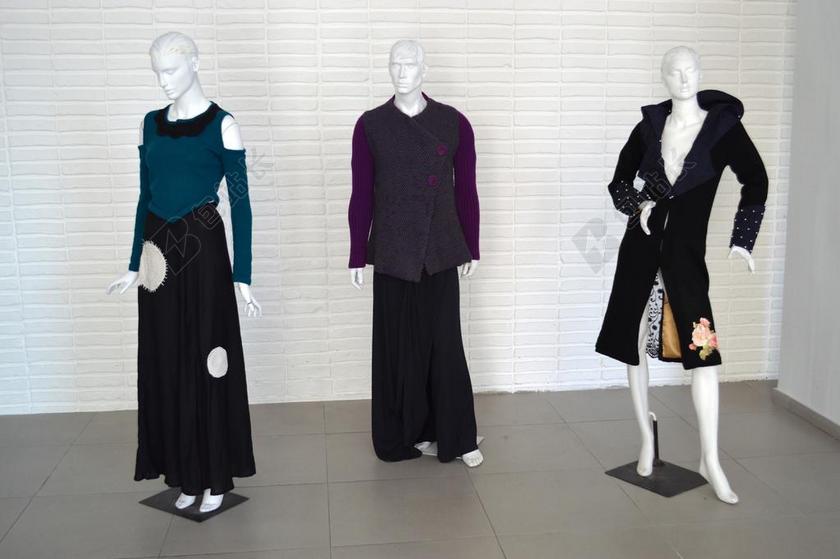 服装服饰设计展示模特假人艺术摆放理念背景图片