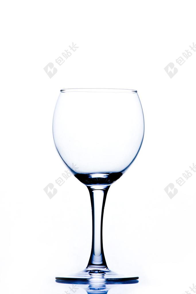 白色餐饮透明晶莹的玻璃杯餐饮餐具背景图片