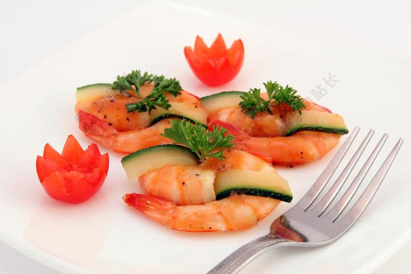 红白食物新鲜虾和黄瓜肉食海鲜美食背景图片