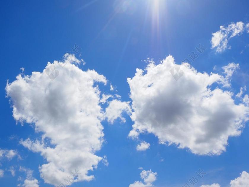 蓝白美丽阳光下的蓝天白云自然天空背景图片