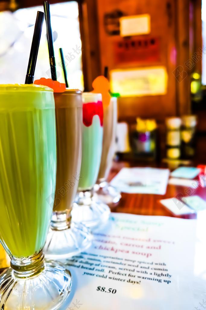 奶昔 咖啡厅 冰沙 喝 食品 前言 饮料 五十多岁 苏打水