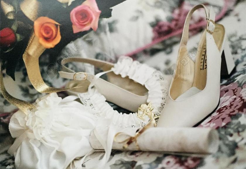 鞋子时尚白色的鞋子背景图片