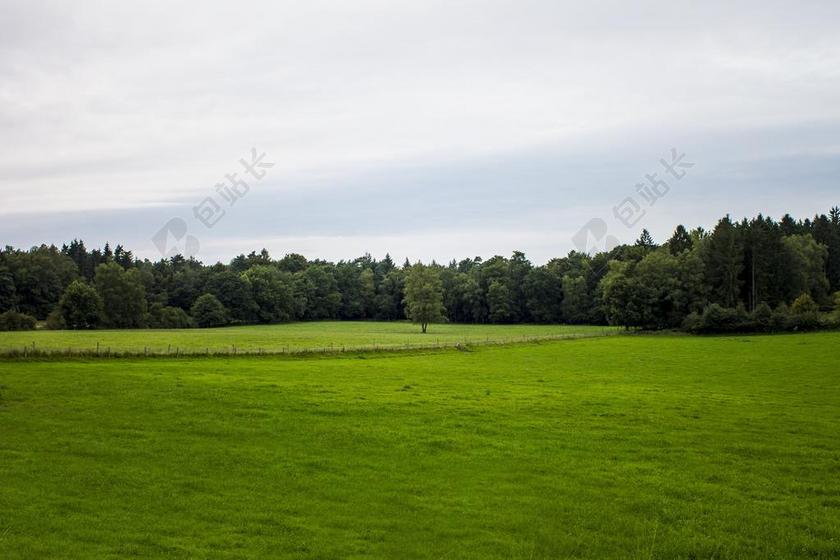 绿色天空田园户外风光背景图片
