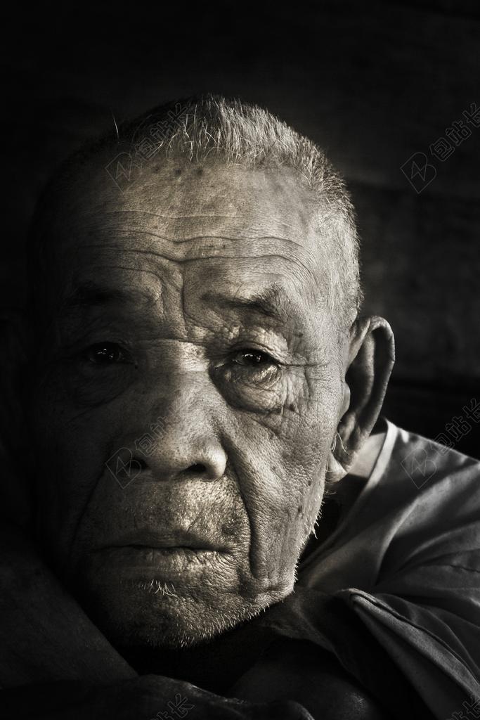 黑白人肖像年老的爷爷背景图片