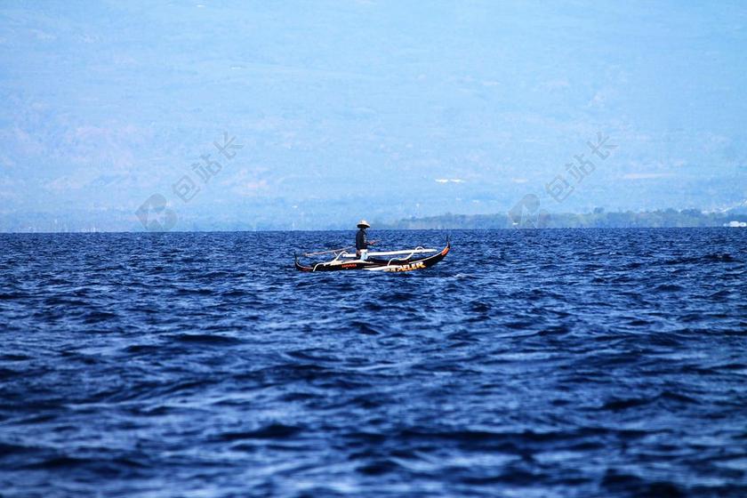蓝色的水 蓝色水域 船 深海 海 水