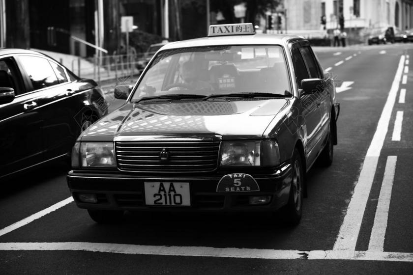 广告简约路口等待的司机宣传背景图片