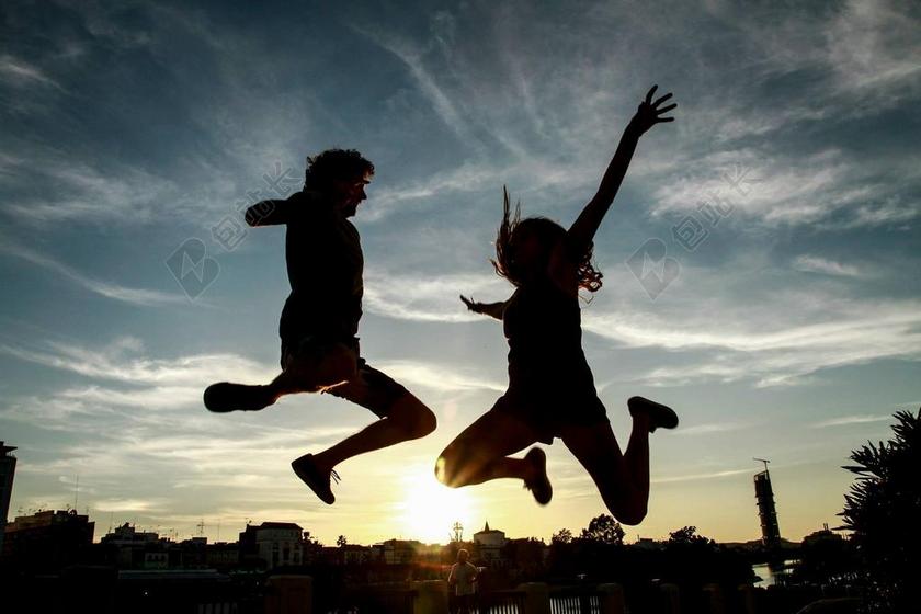 剪影 太阳 日落 城市 背光 人 下午