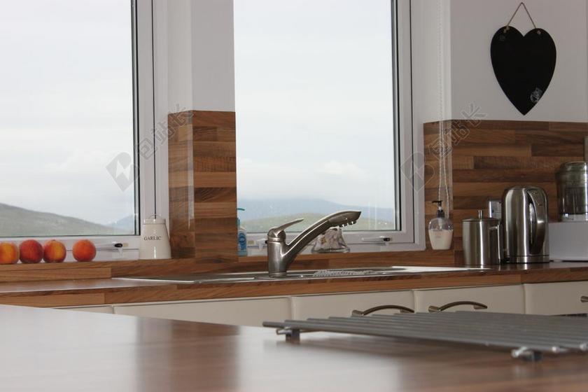 厨房 室内厨房 水龙头 工作表面