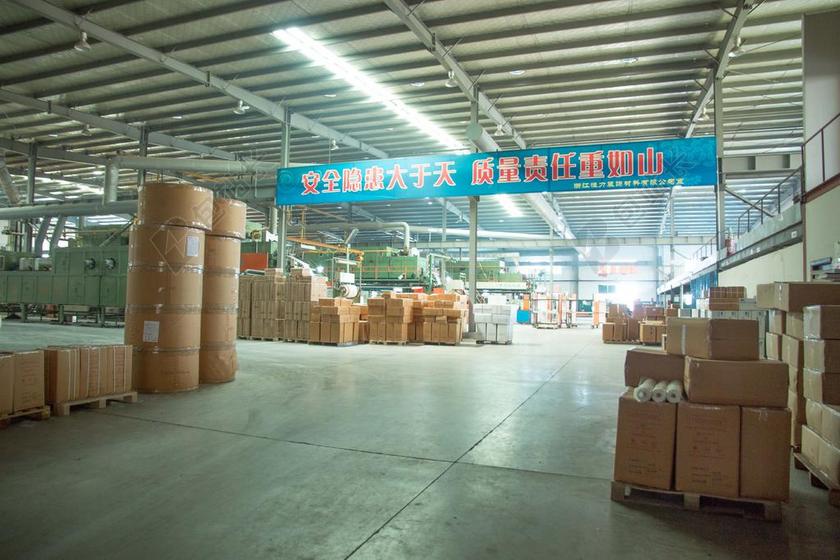 工厂 仓库 箱子