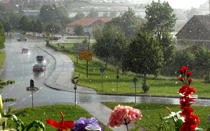 GIENGEN 夏日的雨 雨 雨滴 雷暴 自然奇观 大暴雨