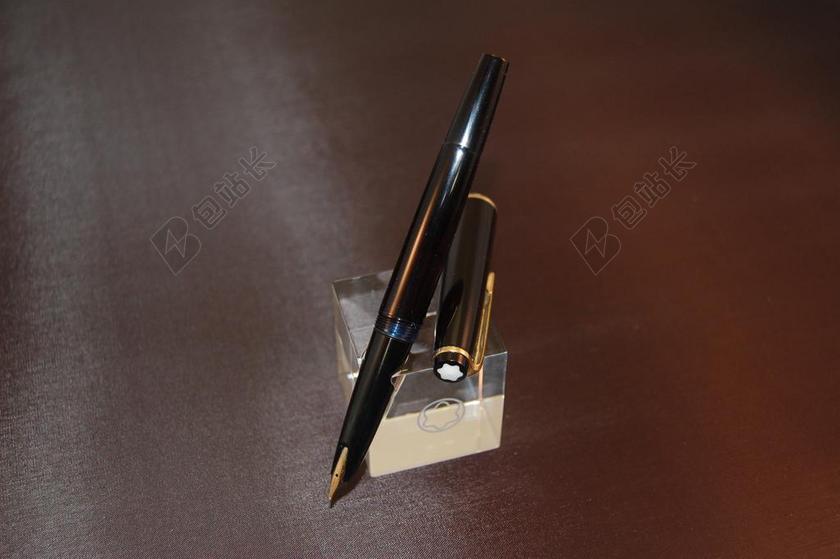 摄影唯美钢笔背景图片