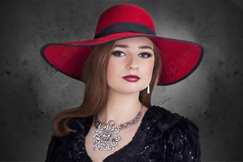 美丽个性时尚的女人化妆拍照写真黑色背景背景图片