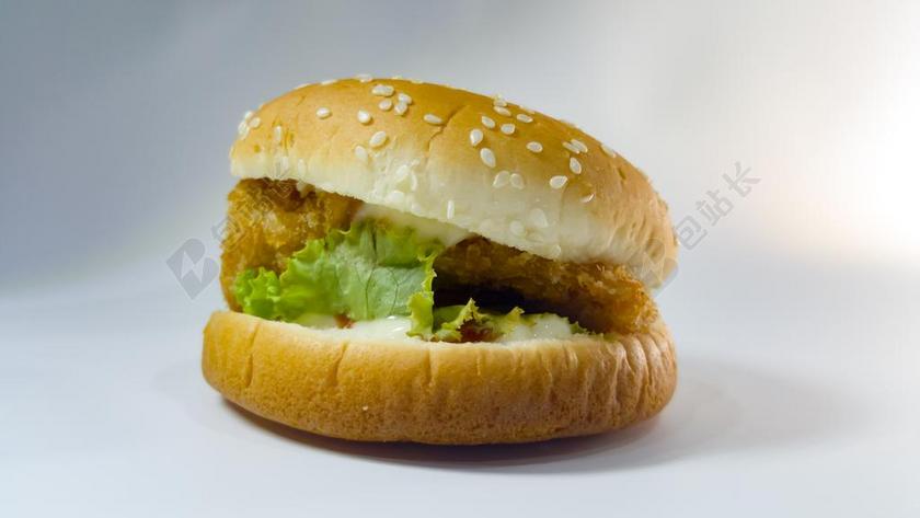 垃圾食品 快餐食品 快递 蔬菜 蔬菜沙拉。 芝麻种子。