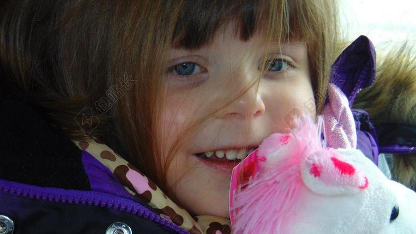 摄影唯美可爱的小女孩背景图片