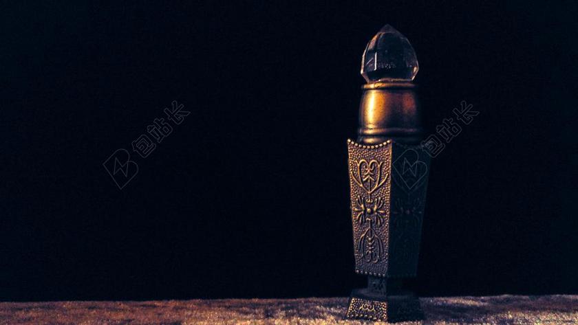 阿塔尔 香水 石油 黑暗 遗产