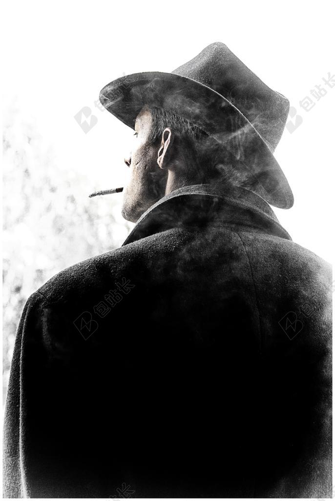 男子 孤独 肖像 电影院 黑色和白色 寂寞 剪影 吸烟 香烟