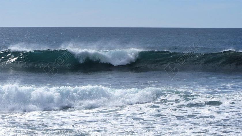 高尔夫 品牌 浪 波 海滩 泡沫 滨 海 海洋 水 凶猛
