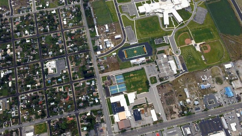 房子 城市 城市化进程 鸟瞰视图 空中的视图 字段 空气 景区