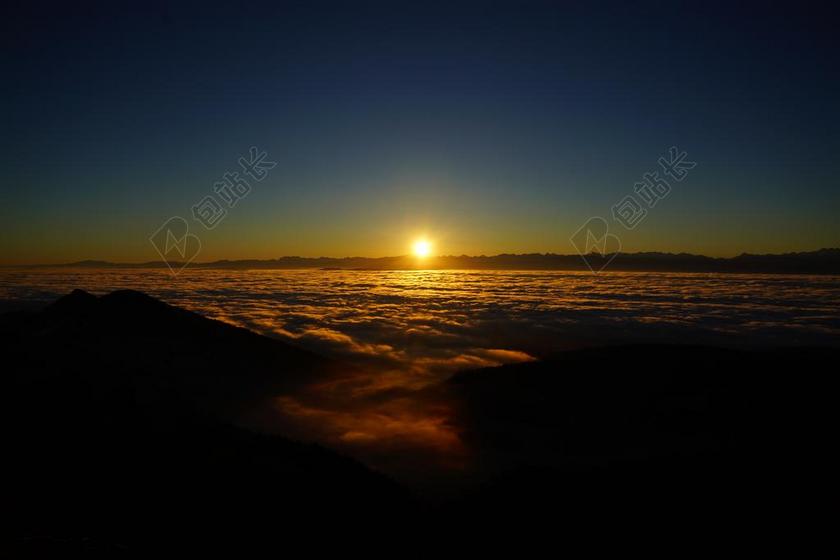 自然日出塞尔瓦海洋景色背景图片