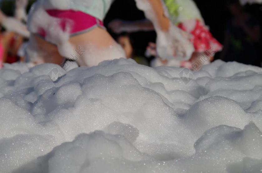 泡沫 游戏 消防队员 窒息