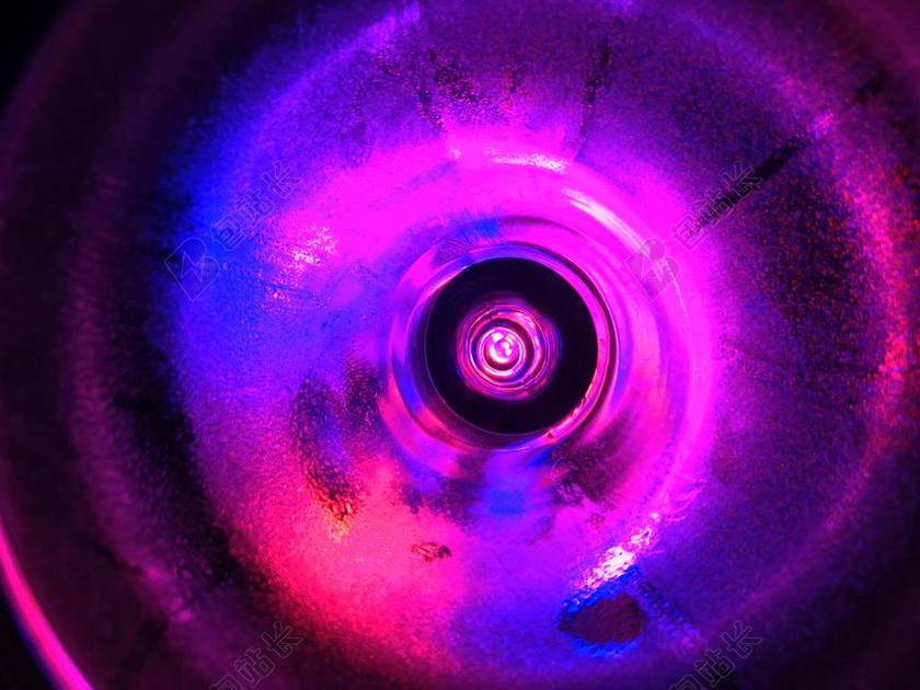 紫色灯泡抽象图片摄影背景图片