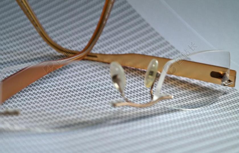 段落 老花镜 条款 GRAUZONE 模糊 不透明 海绵 法律