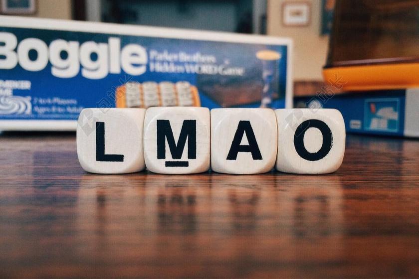 装潢文艺鲜活桌面装饰品设计背景图片