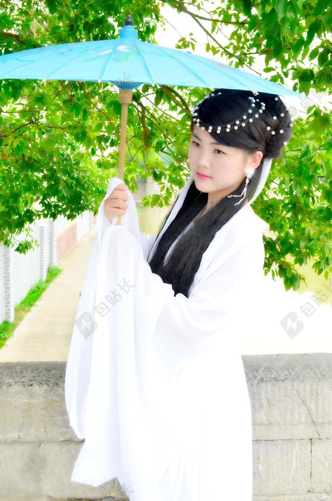 油纸伞 古装 艺术 古镇 美女 思索