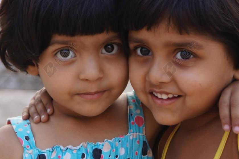 摄影唯美双胞胎姐妹背景图片