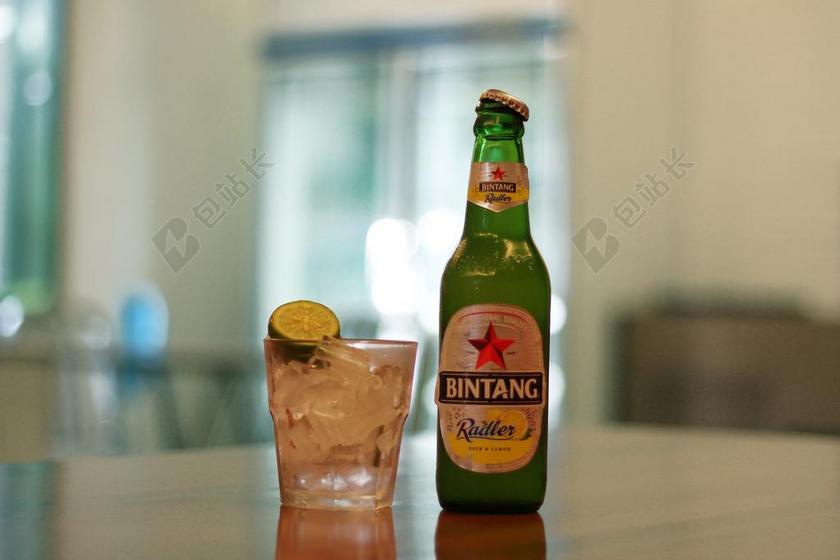 酒精 啤酒 啤酒瓶 饮料 登啤酒 瓶 寒意 冷 喝 玻璃