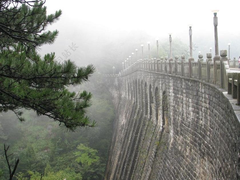 庐山 桥 松 雾 中国