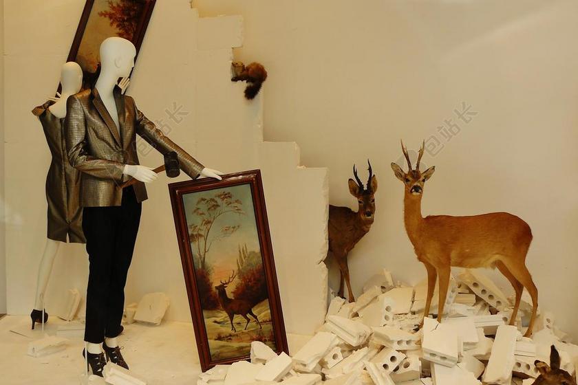 黄色广告时尚简约模特小鹿背景图片