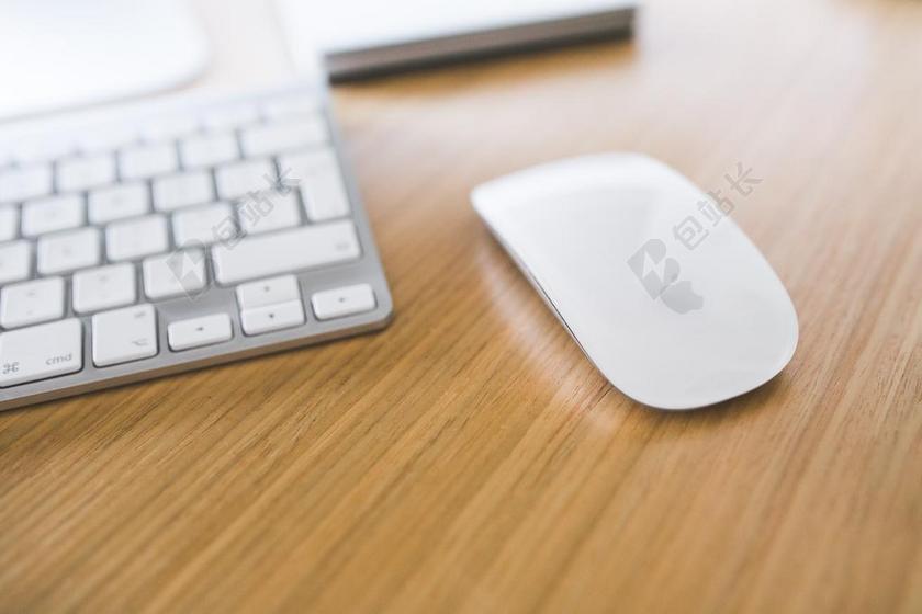 白色现代科技城市建设鼠标电脑背景图片