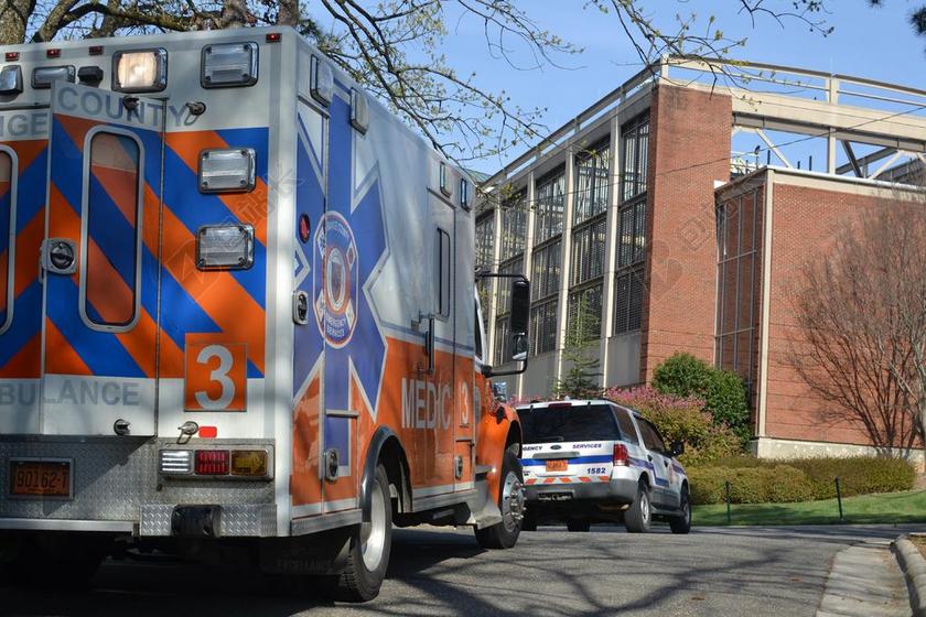 医疗保健急救现代城市建筑背景图片