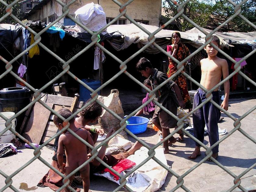 贫民窟 印度 线 隔离 孟买 活 贫困 局外人 封锁 分隔