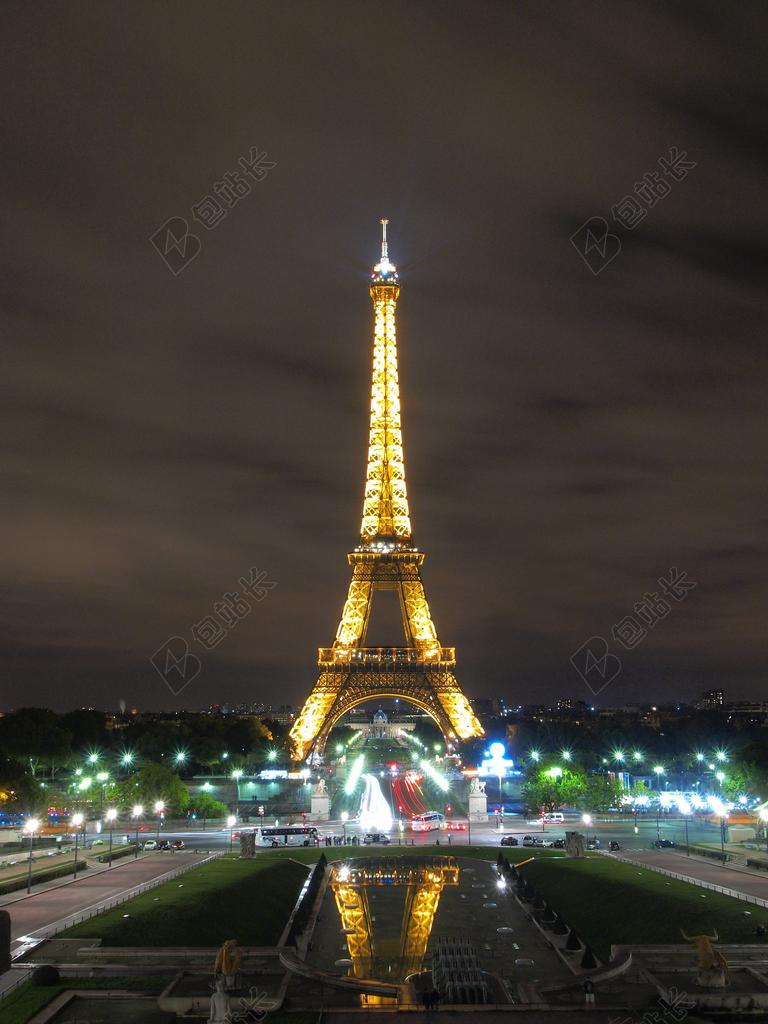 彩色夜景繁华黑夜闪烁霓虹的铁塔建筑夜景旅游背景图片