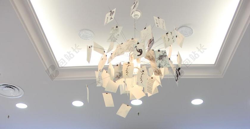 白色灯饰创意纸片灯灯饰设计现代背景图片