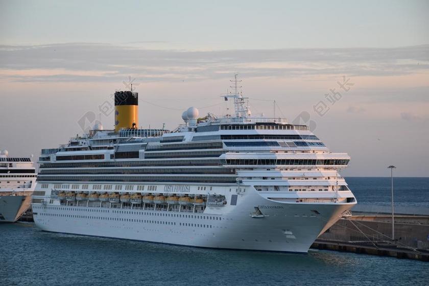 清新航行背景图片