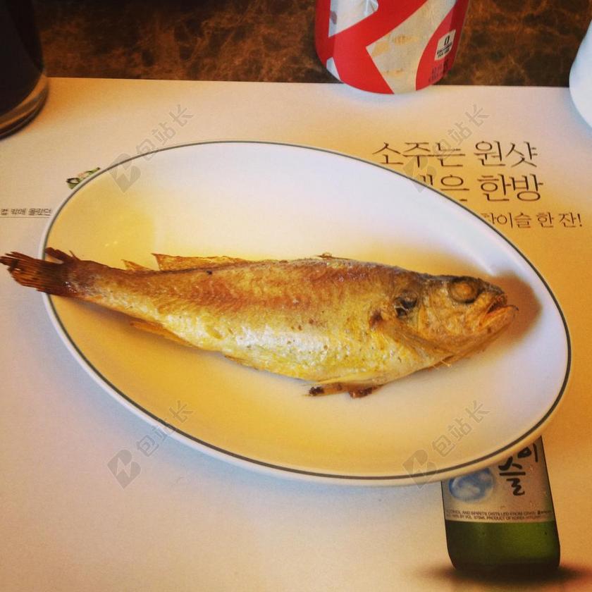 鱼 油煎 菜 板 餐厅 食品 海鲜 午餐 晚餐 餐 好吃