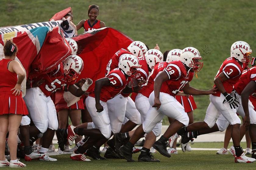 足球队加油助威领导人 球队打气 赛前 庆典 运动员 青少年