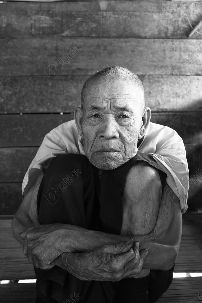单 悲伤 那位老人 伤心 孤独 人 男子 老 不快乐 脸