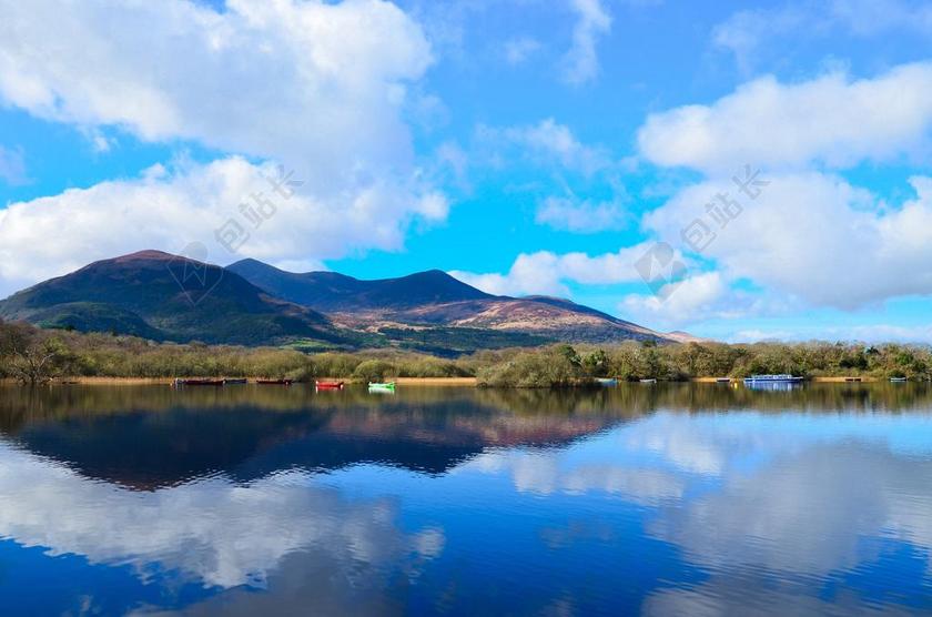 湖 船 自然 爱尔兰 旅行 假期 天空 旅游 景观 蓝色